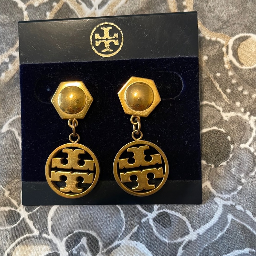 Gorgeous rare Tory Burch Goldtone earrings
